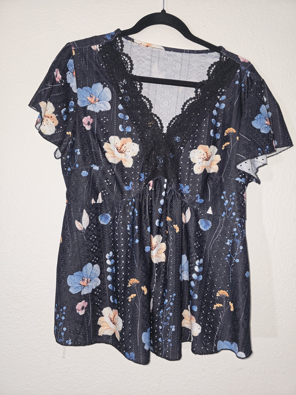 SHEIN Black Floral Lace-Trim V-Neck Peplum Blouse